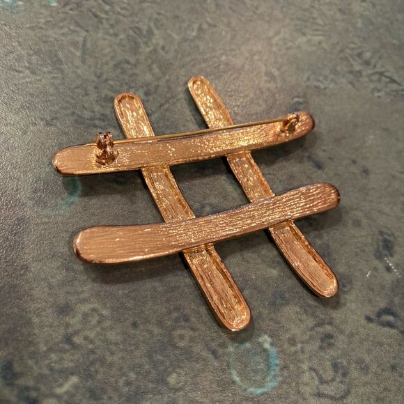 Vintage gold tone & white rhinestones brooch 1980's style chunky bold statement - Picture 5 of 6